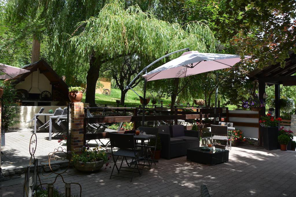 & Restaurant Le Chalvet Embrun